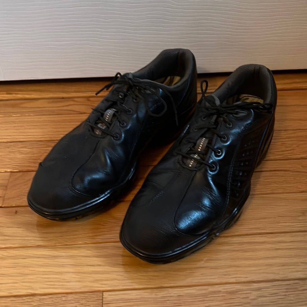 FJ Flex Zone Men’s Golf Shoes. Size 8.5M